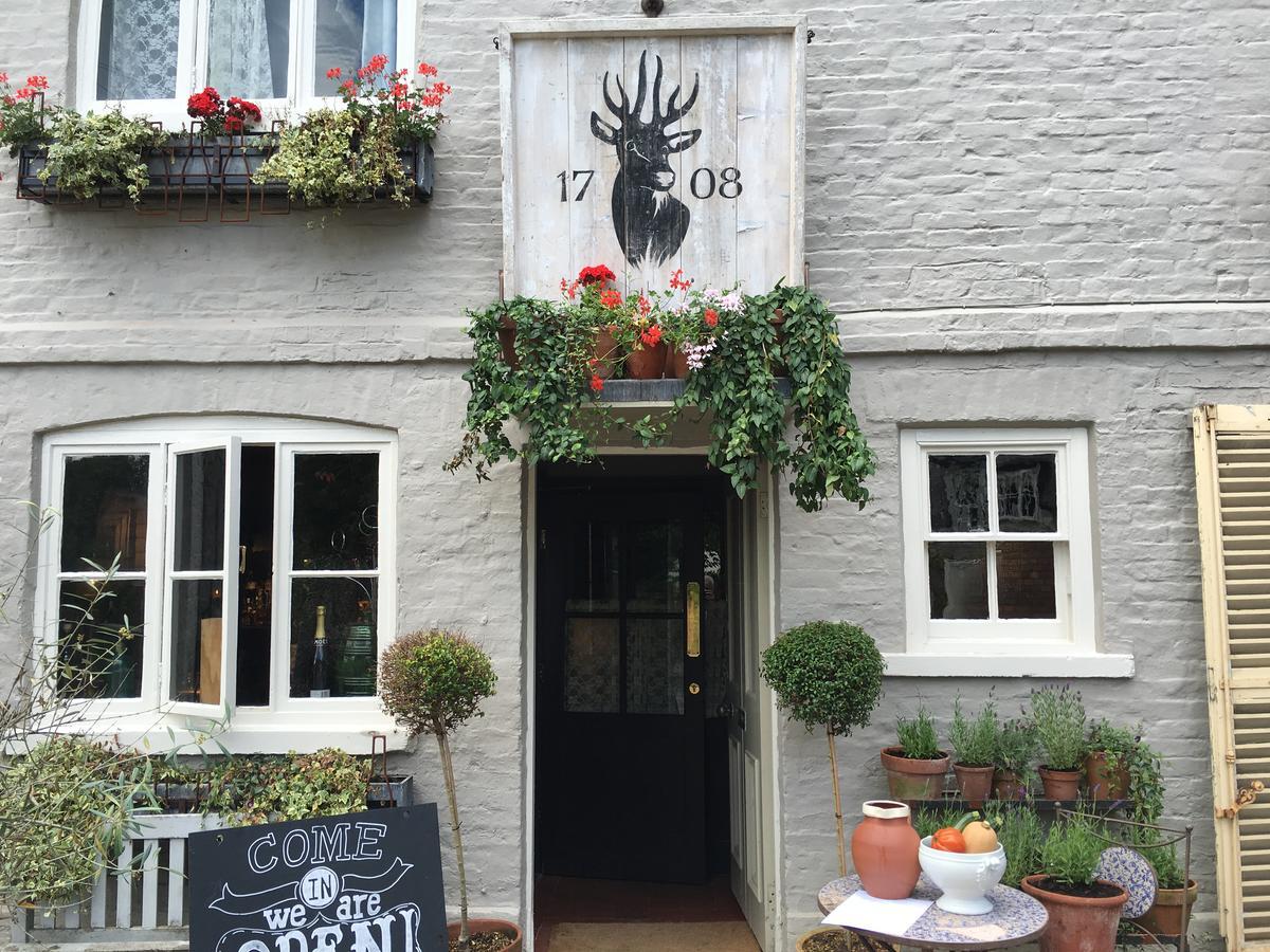 Roebuck Inn Mobberley Exterior photo